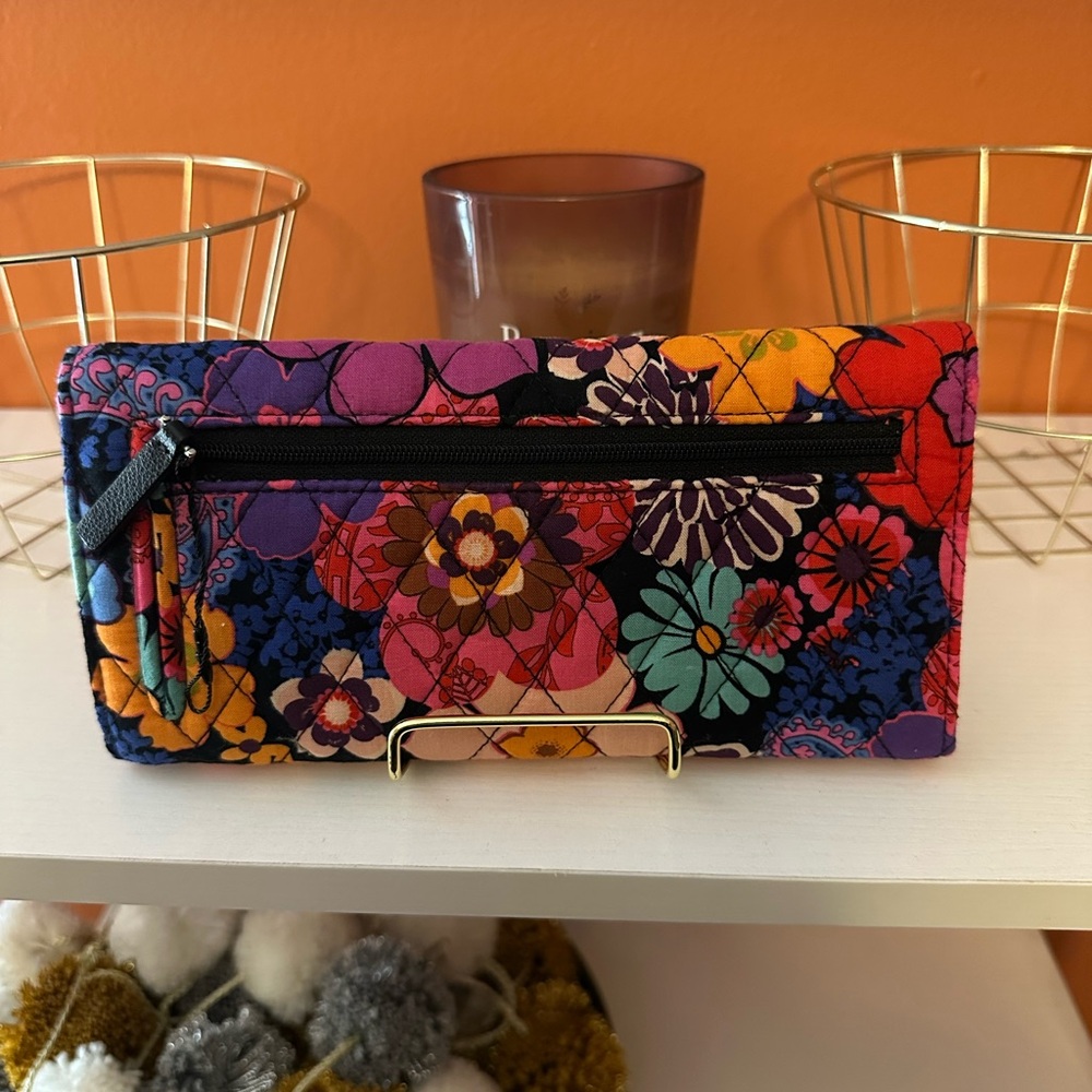 VERA BRADLEY Trifold Wallet in “Floral Fiesta” Quilted Print - Picture 2 of 11